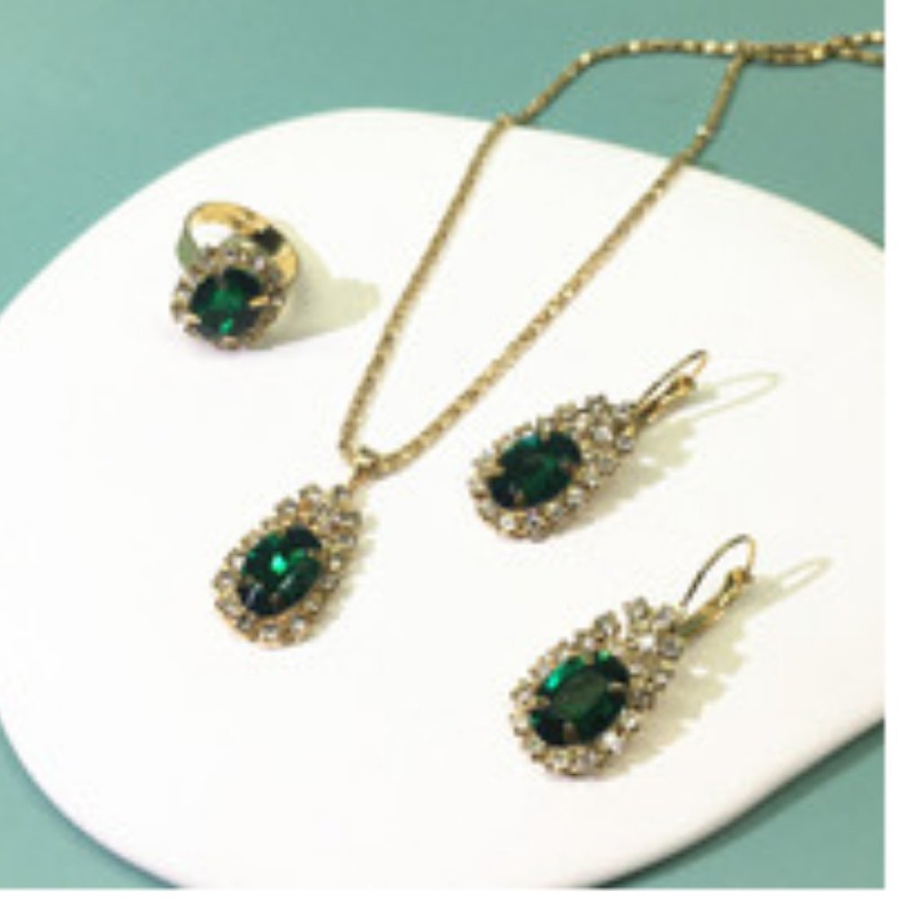 Oval Charm Necklace & Earrings Fashions Accessories